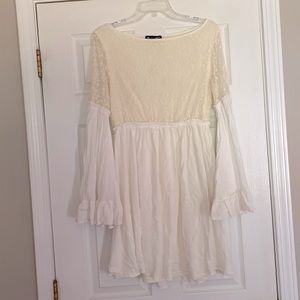 Basically Me Boho Cream Dress Size Large Flowing Long Sleeve Bell Sleeves EUC